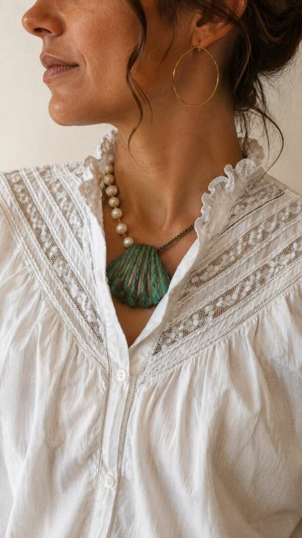 Blouse courte antique en coton blanc upcyclée Rose & Marie – Taille M/L