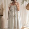 Robe Rose & Marie en nappe brodée ancienne – Taille unique (36 à 42)