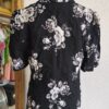 Blouse vintage fleurie noire – Années 80 – Taille 38