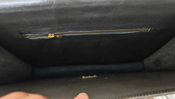 Sac vintage noir en cuir – 31 × 22 cm