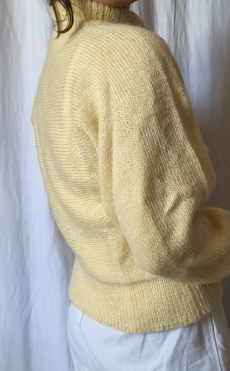Pull vintage tricoté jaune en laine – Taille 40