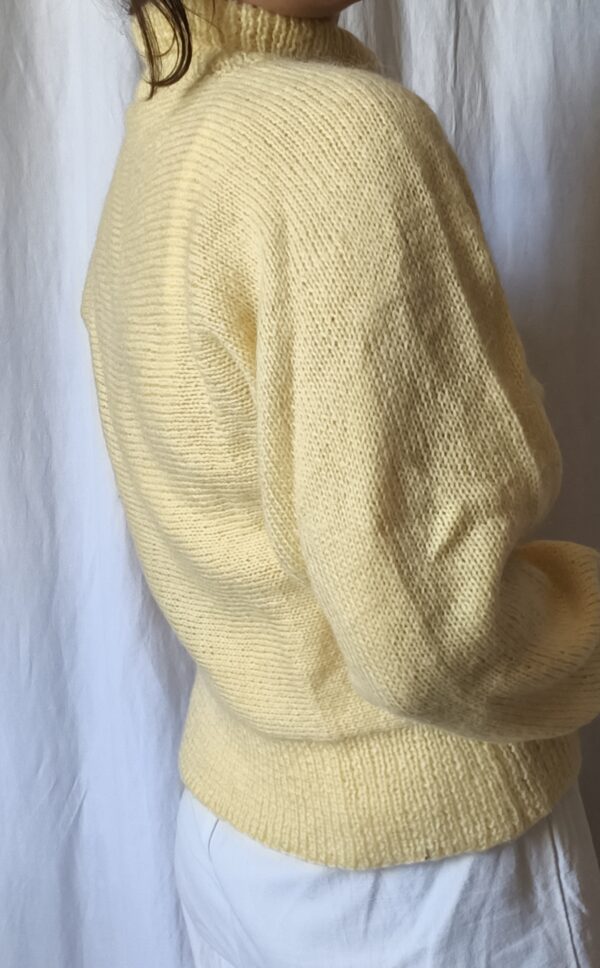 Pull vintage tricoté jaune en laine – Taille 40