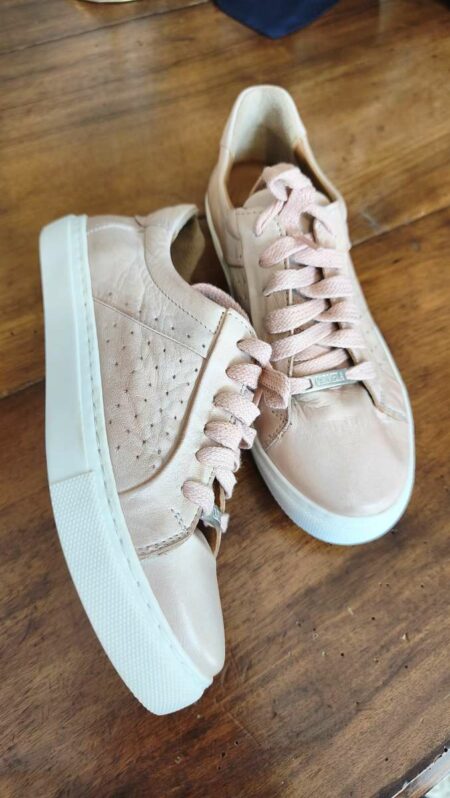 Baskets en cuir rose poudré – Pointure 36