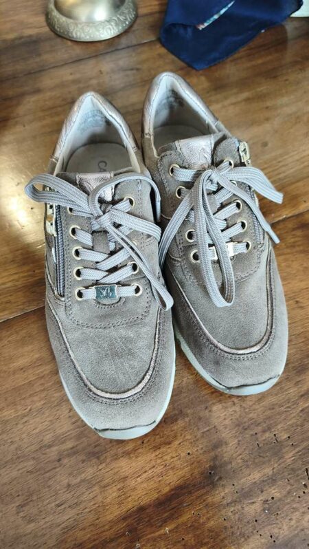 Baskets Caprice en cuir gris – Pointure 36