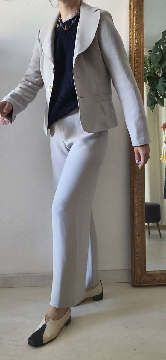 Tailleur pantalon WEILL gris perle – Taille 40