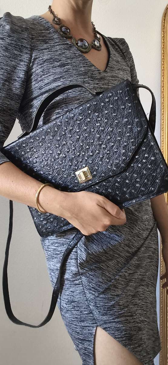 Sac vintage noir en cuir – 31 × 22 cm