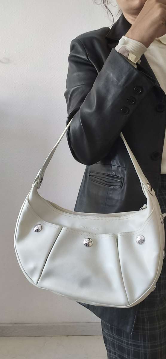 Sac Longchamp en cuir blanc – Porté épaule