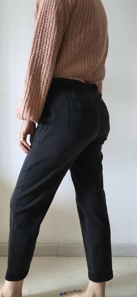 Pantalon jean confort gris foncé – C’est Beau La Vie – Taille 40 – 9 €