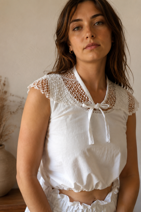 Grand col romantique en crochet ancien – Rose & Marie