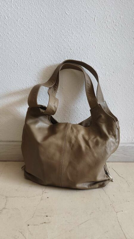 Sac cabas en cuir véritable taupe – 24 €