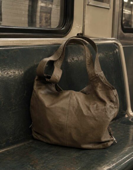 Sac cabas en cuir véritable taupe – 24 €