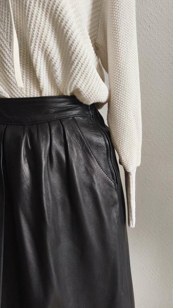 Jupe midi vintage en cuir noir – Taille 34/36
