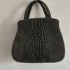 Sac vintage en cuir vert bouteille effet croco – 26 × 25 cm