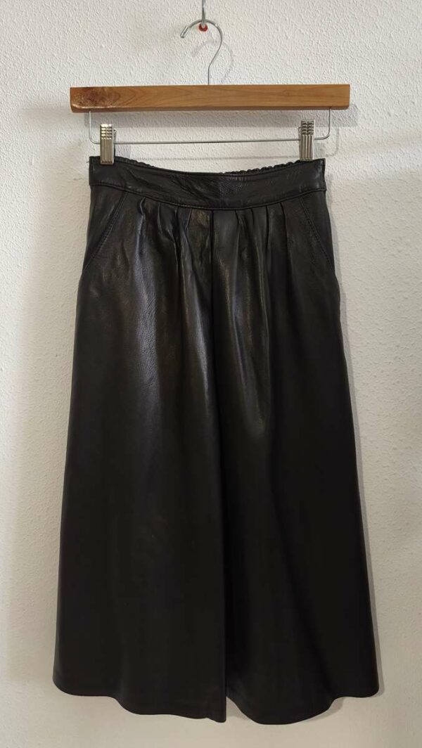 Jupe midi vintage en cuir noir – Taille 34/36