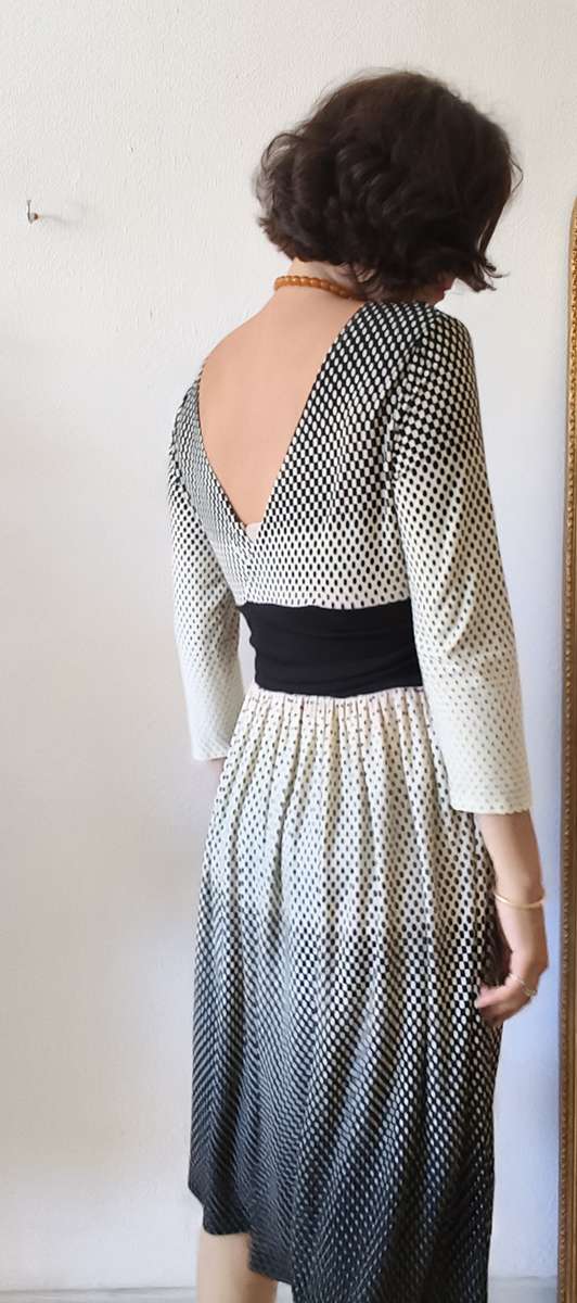Robe midi à pois noire et écrue – Taille 40