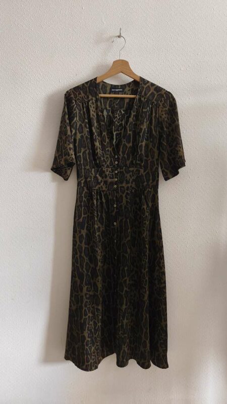Robe longue léopard satinée – Taille 1