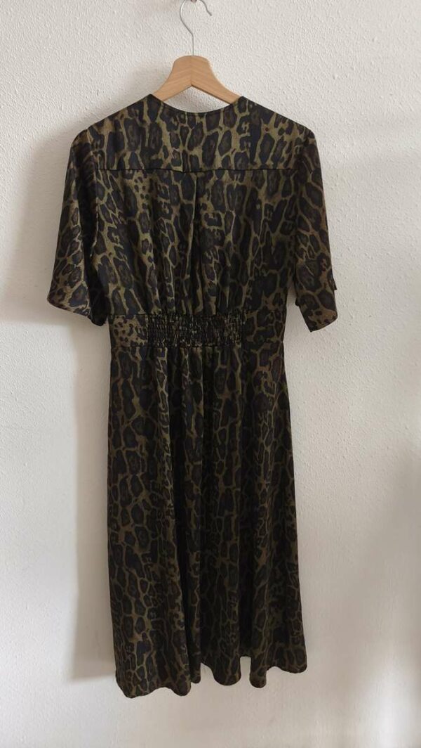 Robe longue léopard satinée – Taille 1