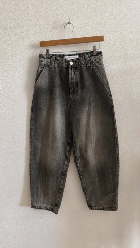 Jean barrel gris délavé Bershka – Taille 36/38