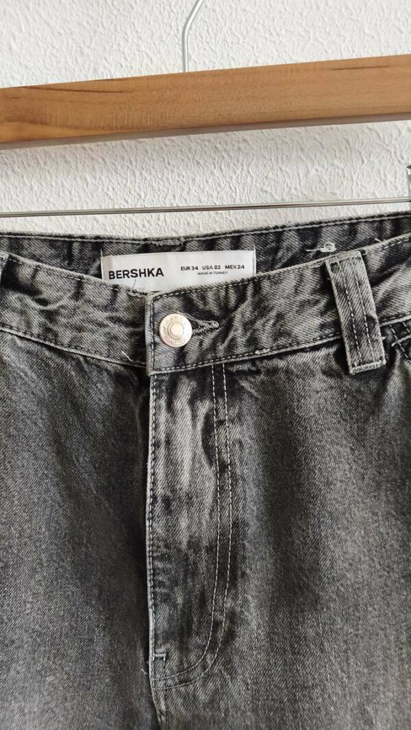 Jean barrel gris délavé Bershka – Taille 36/38