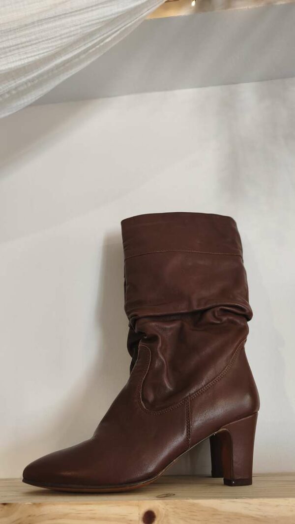 Bottes femme André en cuir camel à talons – Pointure 41