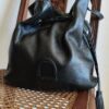 Sac seau en cuir noir Étrier – Sac bandoulière femme