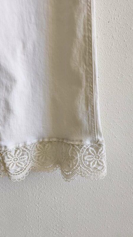 Jean wide leg blanc à dentelle – Upcycling Rose & Marie – Taille 40