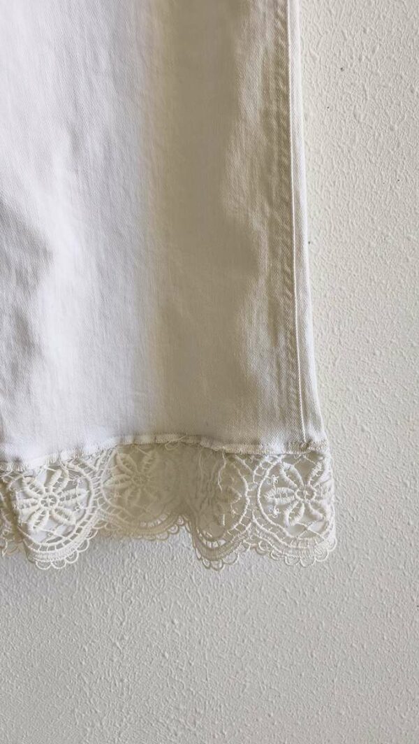 Jean wide leg blanc à dentelle – Upcycling Rose & Marie – Taille 40