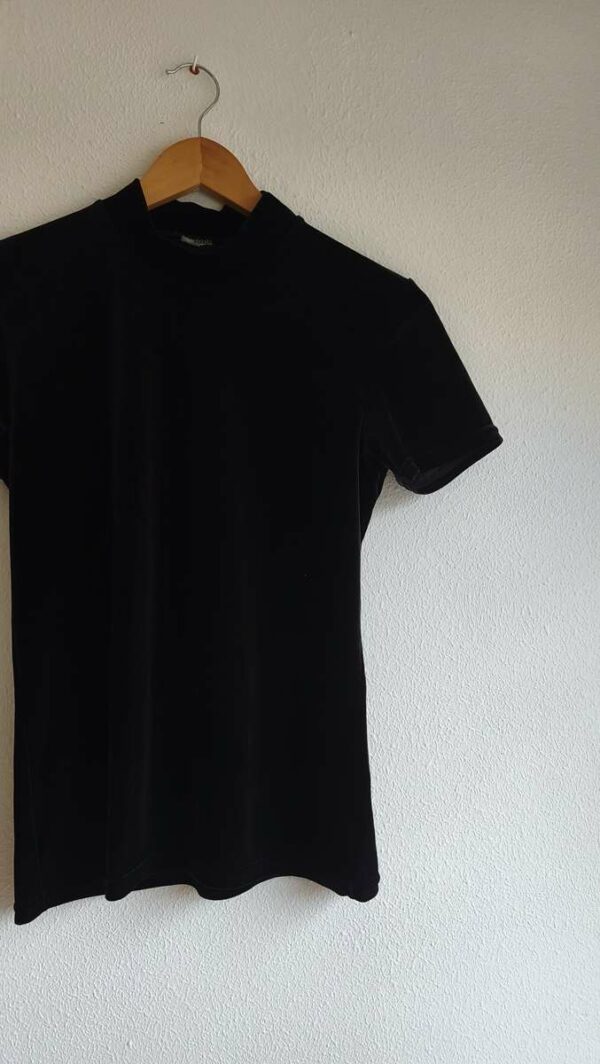 Top vintage noir en velours à col montant – Taille 38