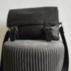 Sac besace en cuir véritable noir – Bandoulière – 31 × 25 cm