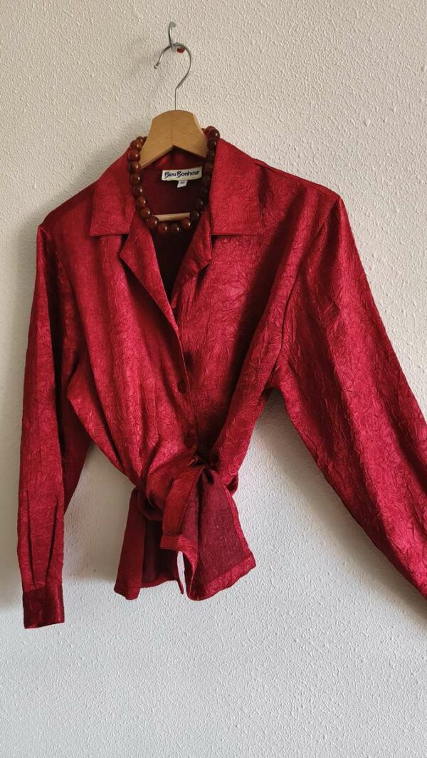 Chemisier vintage rouge satiné effet froissé – Années 90 – Taille 40
