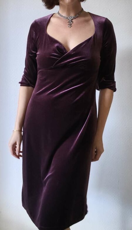 Robe en velours bordeaux Marks & Spencer – Décolleté drapé