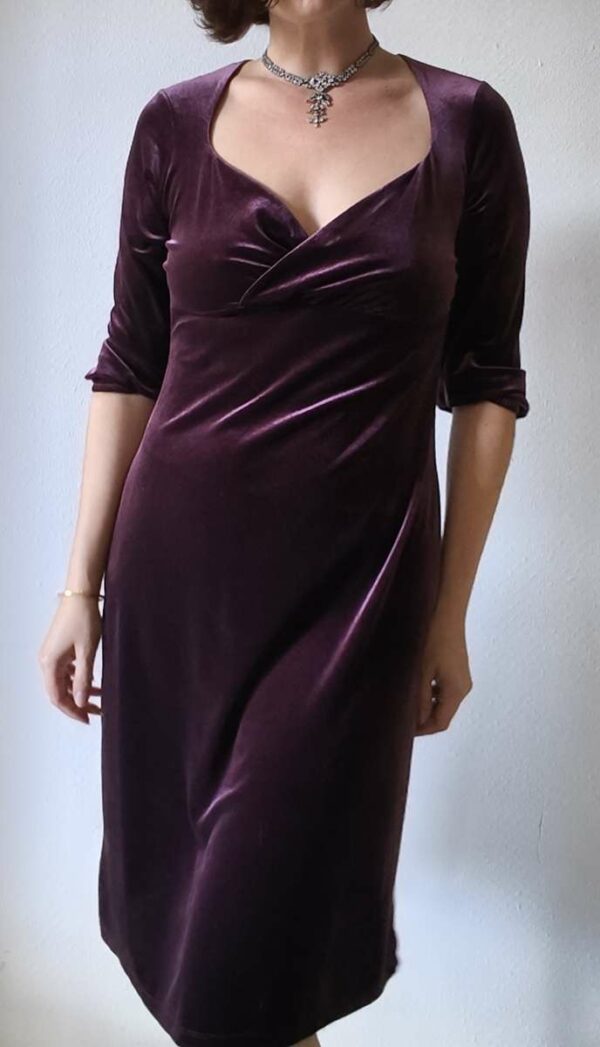Robe en velours bordeaux Marks & Spencer – Décolleté drapé