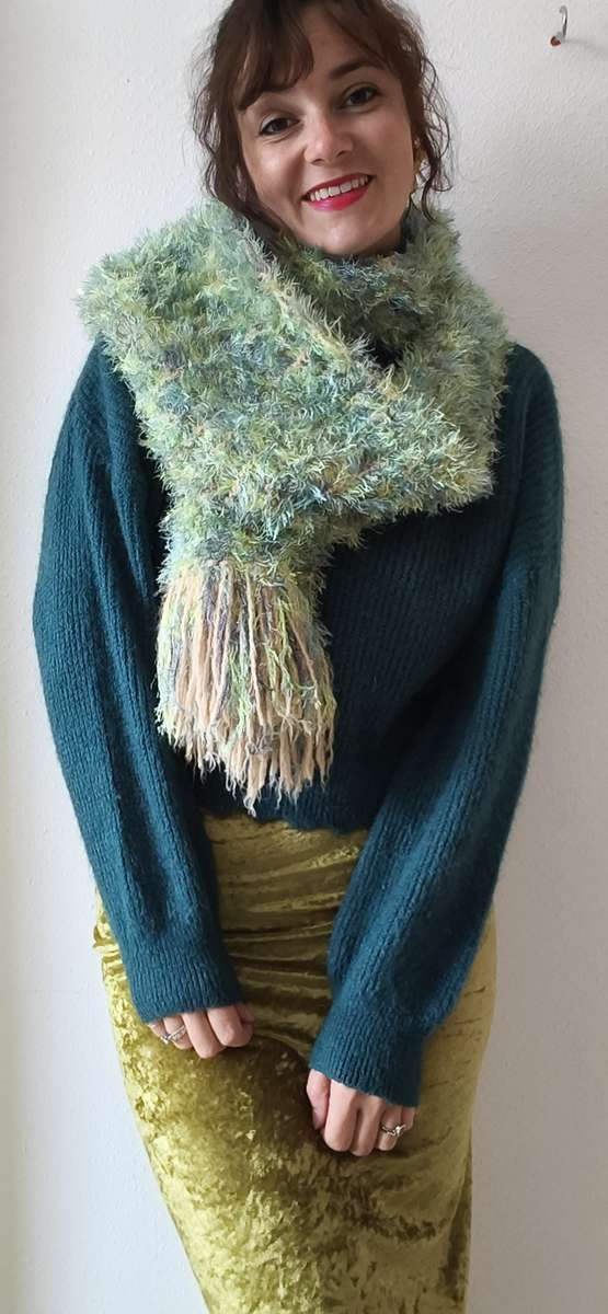 Écharpe longue oversize en maille duveteuse verte – 240 cm
