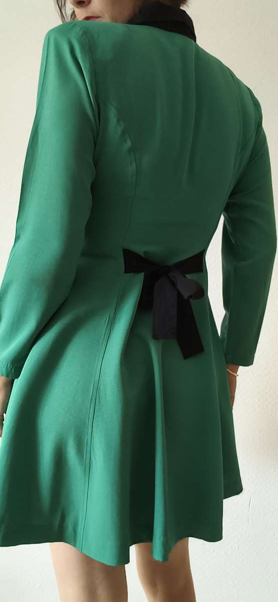Robe vintage années 80 verte et noire à boutons – Taille 38