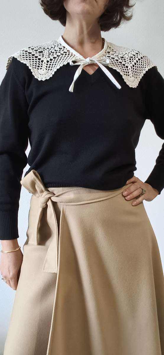 Pull vintage laine femme noir col V | Psychofripes